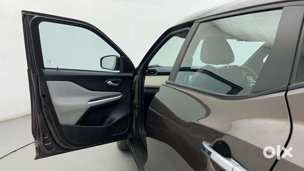 Nissan Magnite 1.0 Xv Turbo Cvt, 2021, Petrol