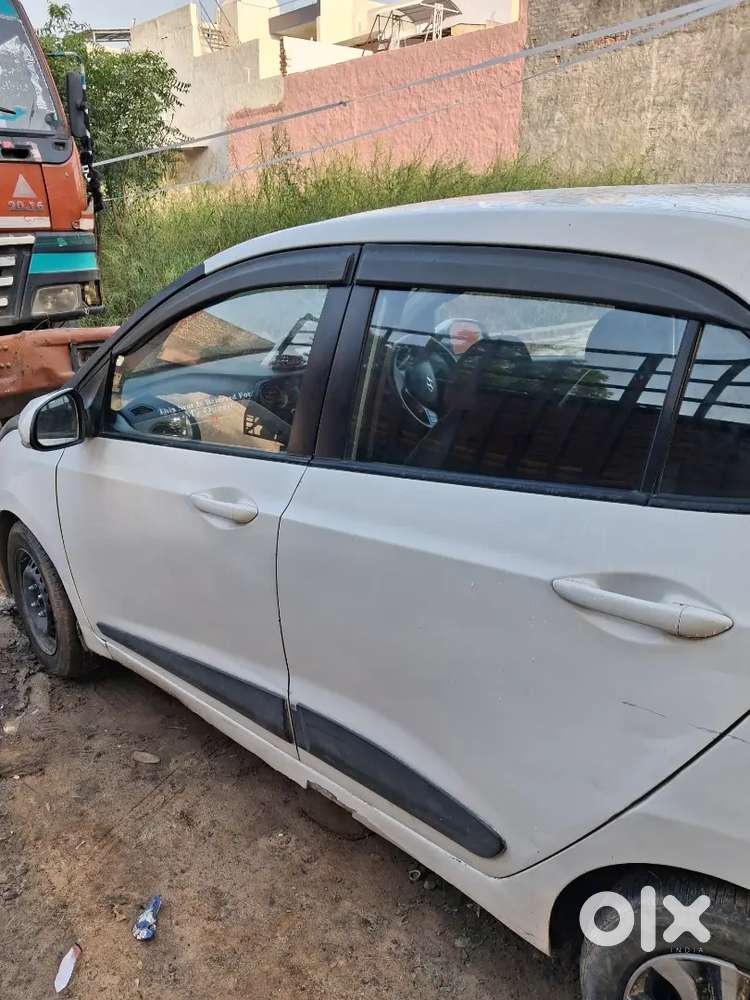 Hyundai Xcent Base 2016