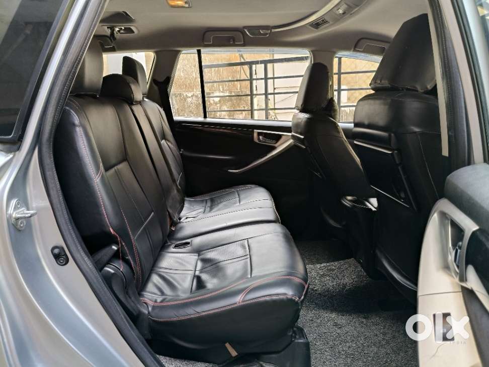 Toyota Innova Crysta 2.4 V 8 Str, 2016, Diesel