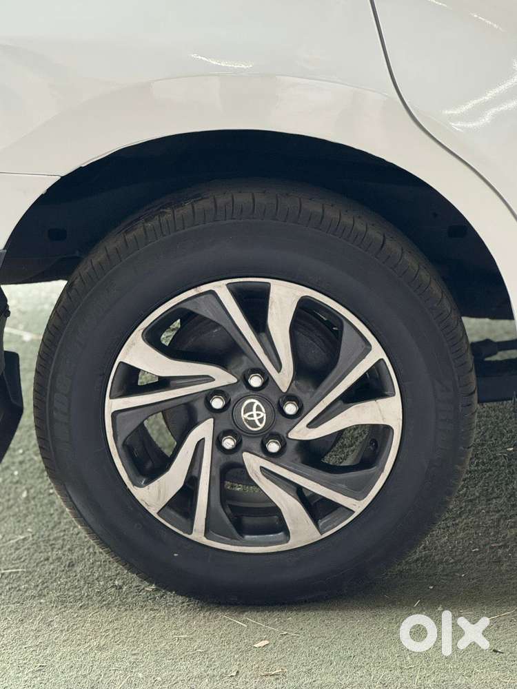 Toyota Innova Crysta 2.4 V, 2025, Diesel