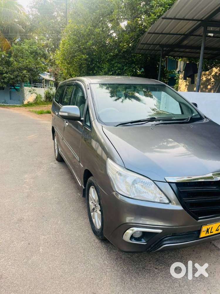 Toyota Innova 2.5 Vx 8 Seater Bs Iv, 2012, Diesel