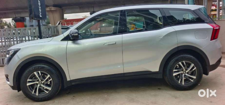 Mahindra Xuv700 2.0 Ax 5 Petrol Mt 7 Str, 2022, Petrol