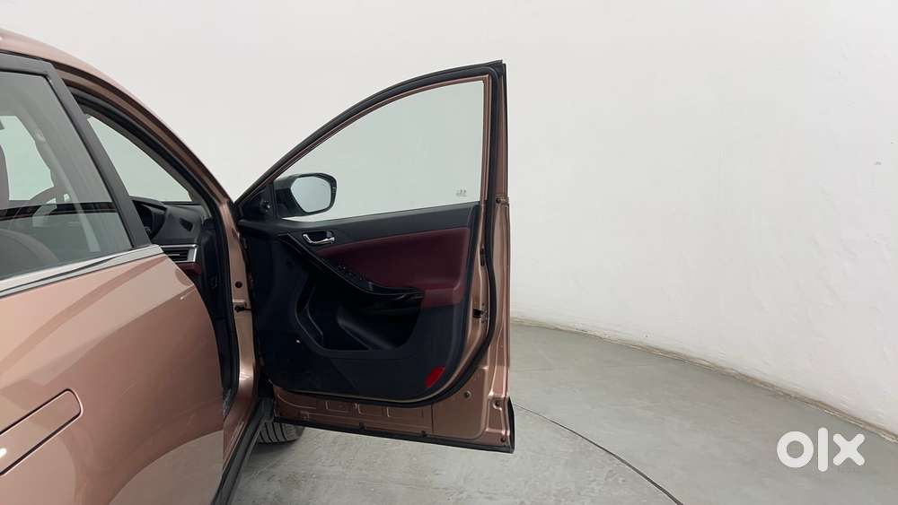 Tata Curvv S 1.2 Hyperion Gdi Petrol 7dca, 2025, Petrol