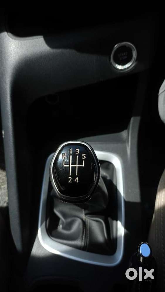 Nissan Magnite 1.0 Xv, 2022, Petrol