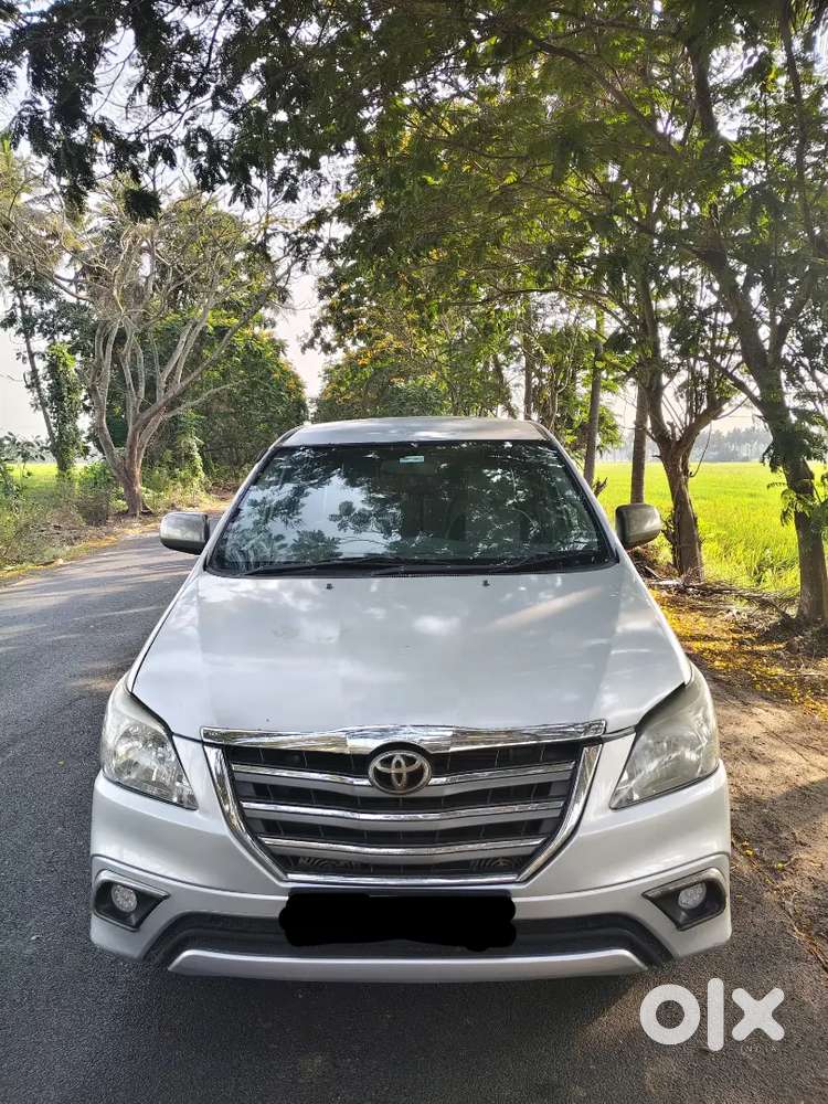Toyota Innova 2014