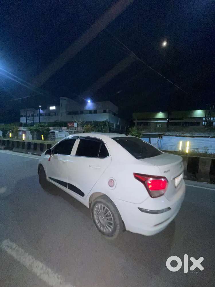Hyundai Xcent Base 2016 Km Driven