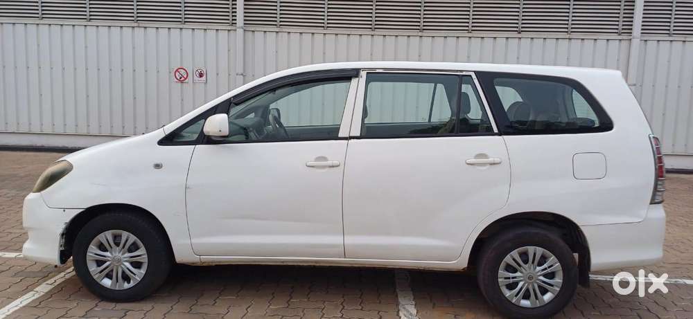 Toyota Innova 2.5 G (diesel) 8 Seater, 2011, Diesel