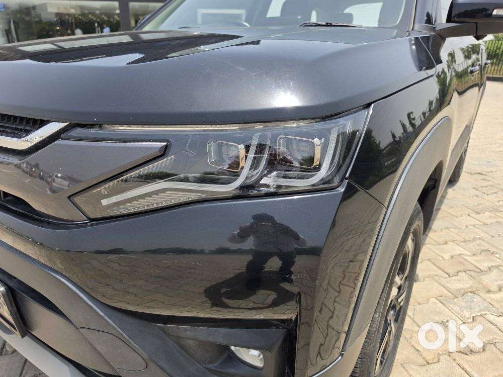 Maruti Suzuki Brezza 1.5 Zxi At Smart Hybrid Dual Tone, 2025, Petrol