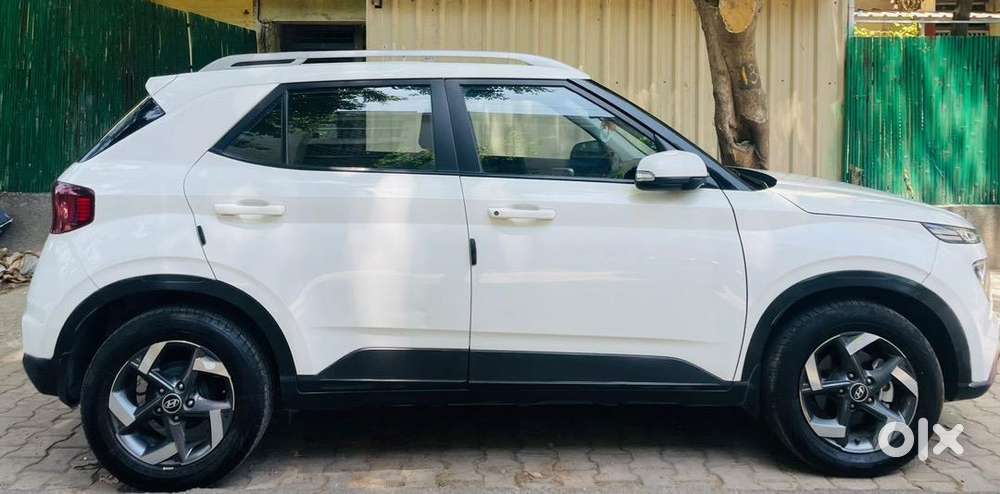 Hyundai Venue 2021 Diesel 90000 Km Driven