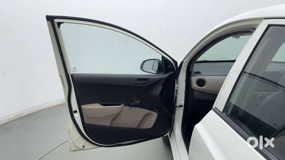Hyundai Xcent Base 1.2, 2015, Petrol