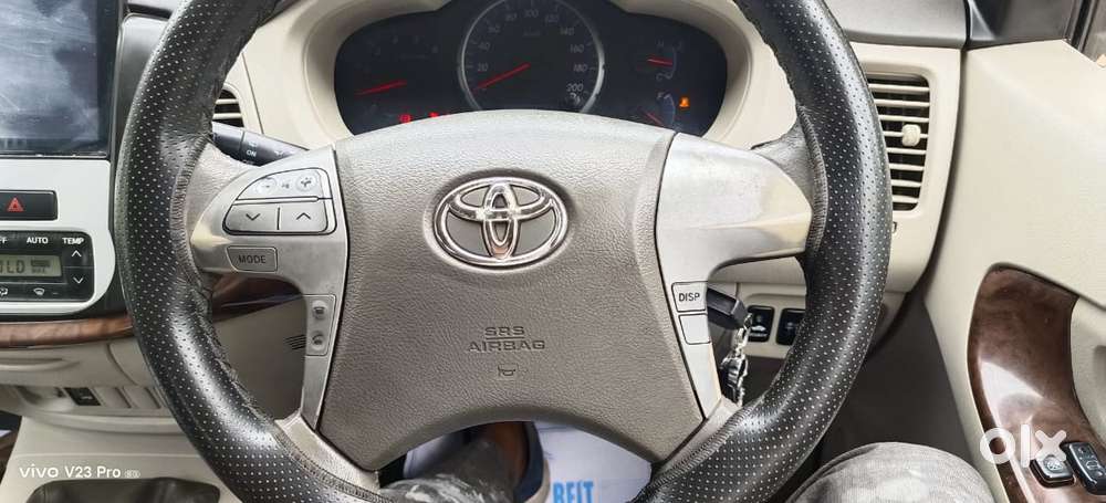 Toyota Innova 2.5 V 8 Str, 2014, Diesel