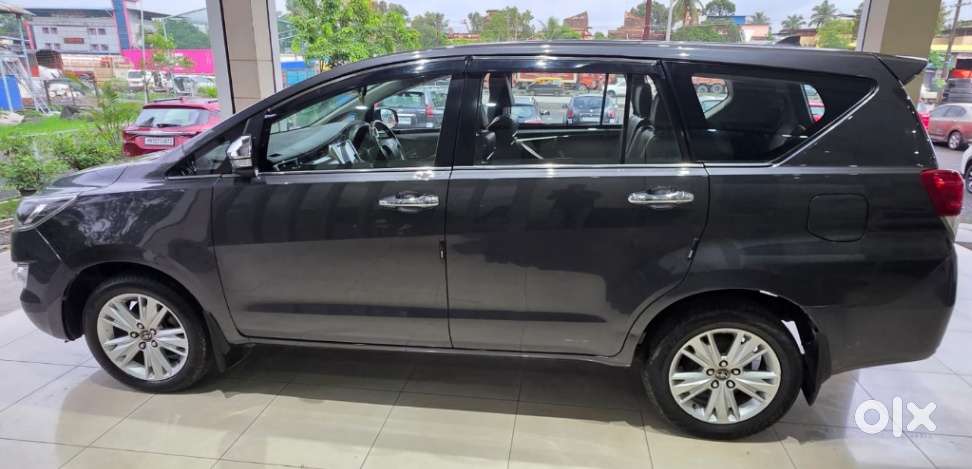 Toyota Innova Crysta 2.8z Automatic, 2016, Diesel