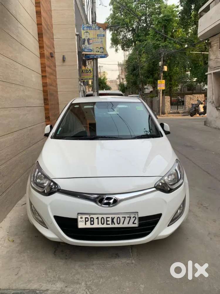 I20 Asta 31829 Kms Run Top Model Brand New Condition With New Tyres