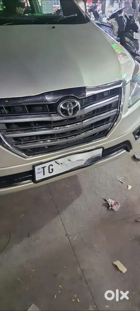 Toyota Innova 2016 Diesel 100000 Km Driven