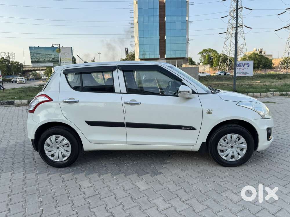 Maruti Suzuki Swift Lxi Option, 2016, Petrol
