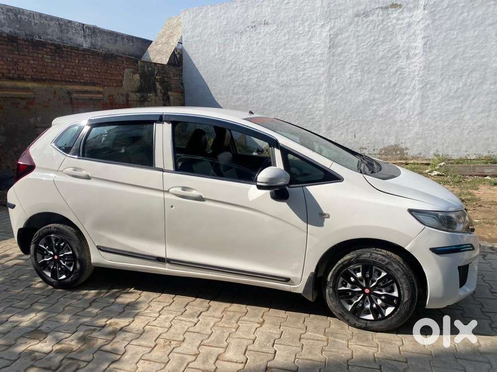Honda Jazz 2015 Diesel 78000 Km Driven