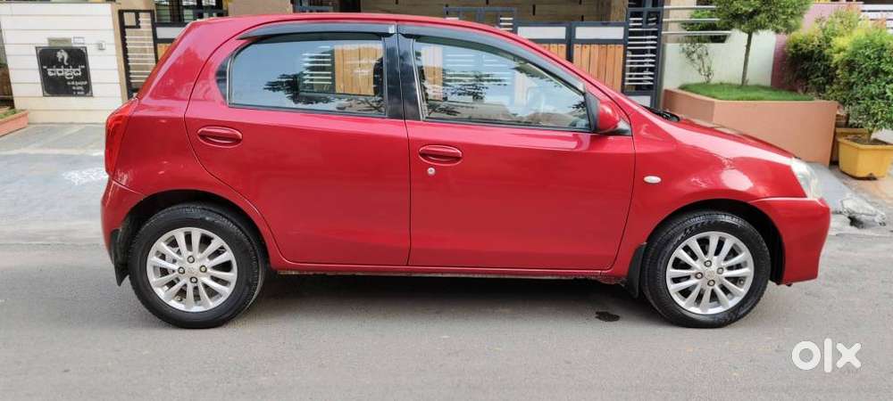 Toyota Etios Liva 2011-2012 G, 2011, Petrol