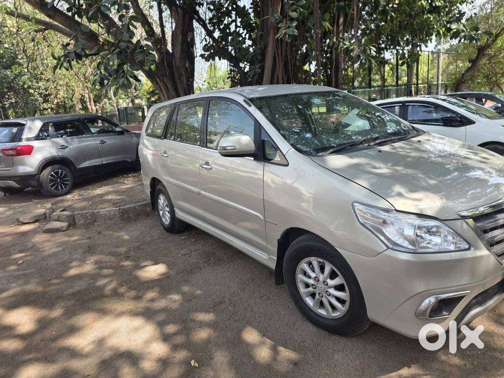 Toyota Innova 2.5 V 8 Str, 2012, Diesel