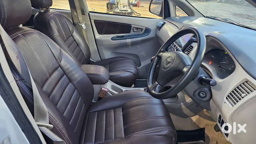 Toyota Innova 2.5 G (diesel) 8 Seater, 2013, Diesel