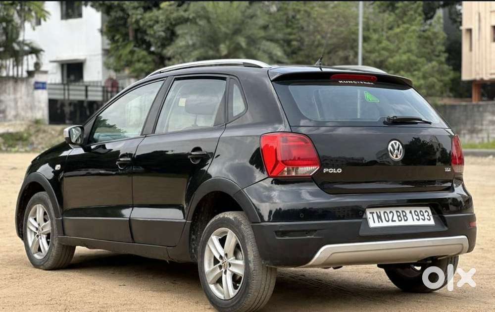 Volkswagen Crosspolo 2015 Diesel Well Maintained