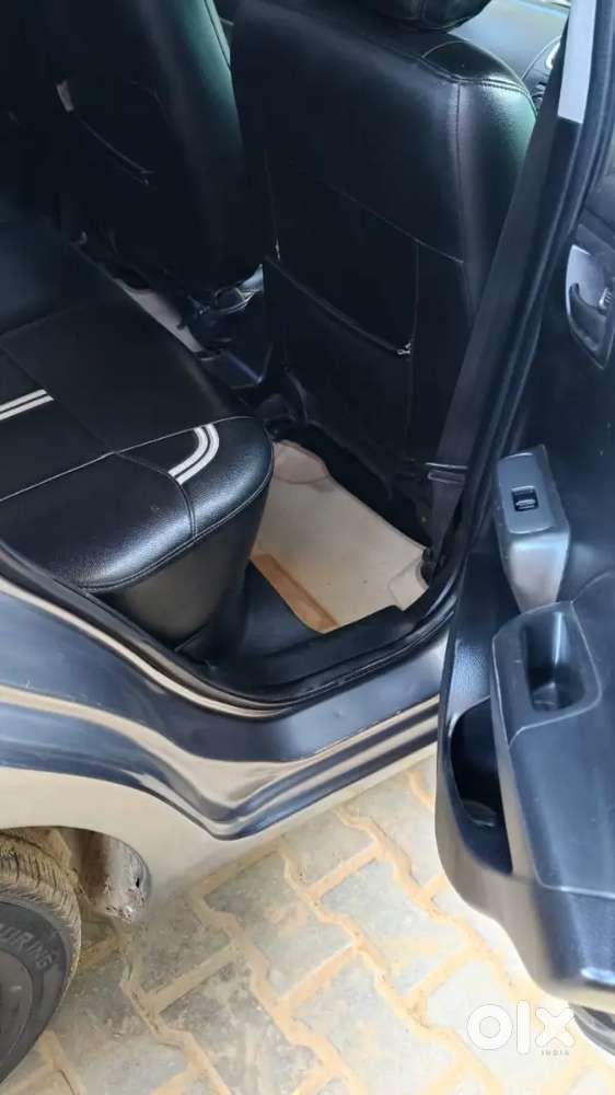 Maruti Suzuki Swift Lxi 2017