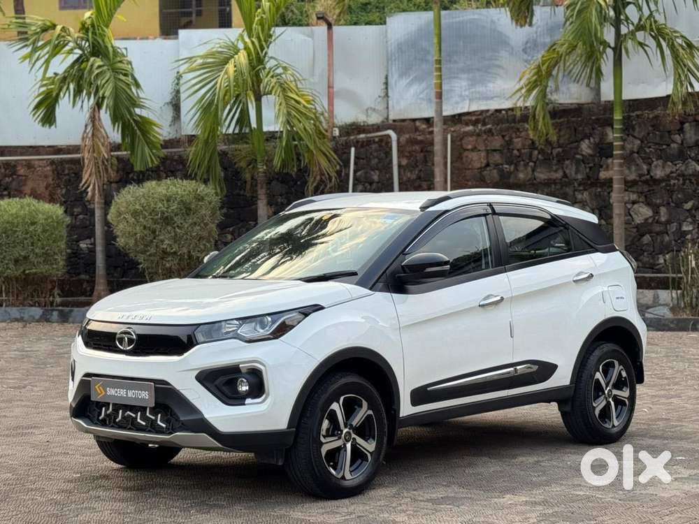 Tata Nexon 1.2 Revotron Xza Plus, 2023, Petrol