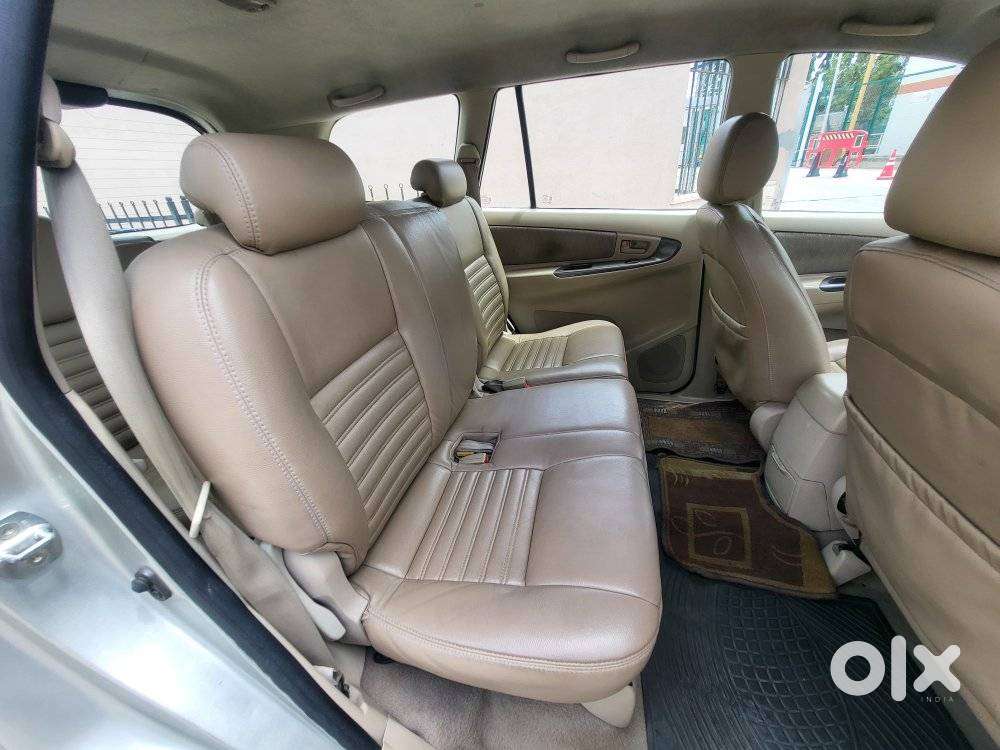 Toyota Innova 2.0 G (petrol) 8 Seater Bs Iv, 2005, Petrol