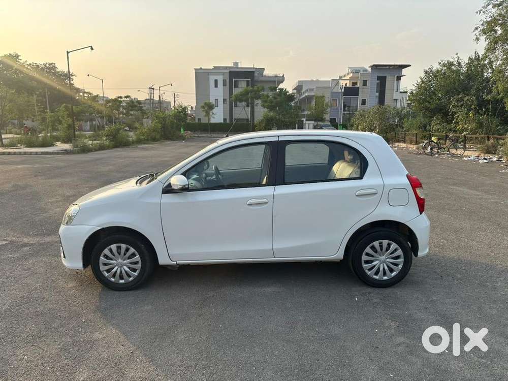 Toyota Etios Liva 2018 White