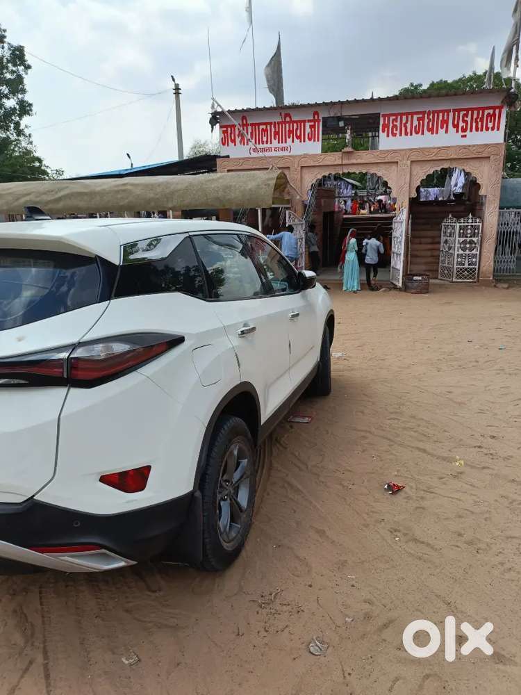 Pure White Army Person Use