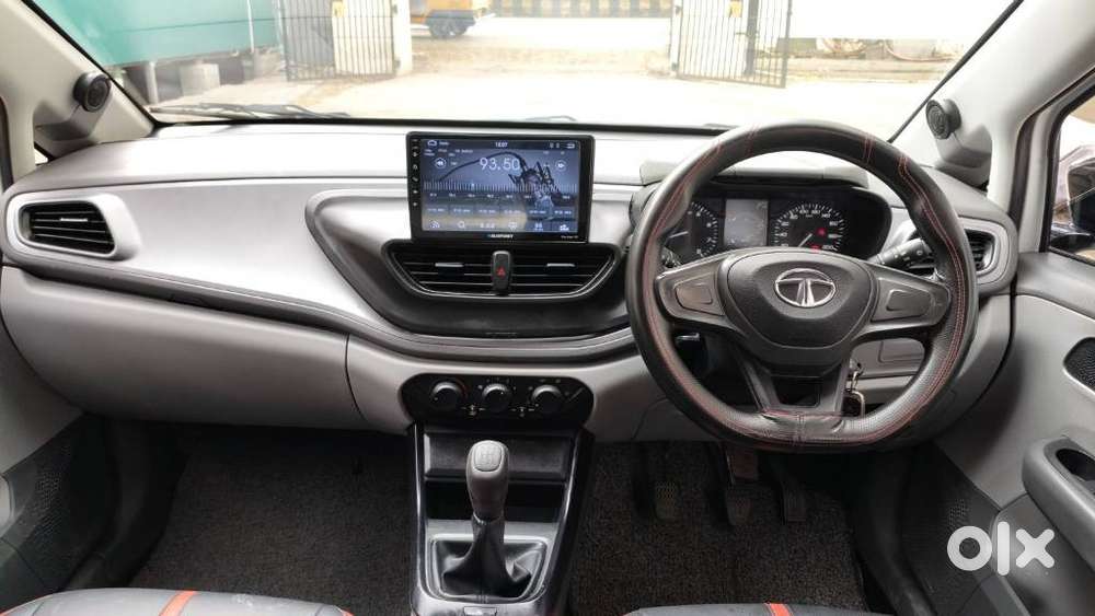 Tata Altroz 1.2 Xe, 2021, Petrol