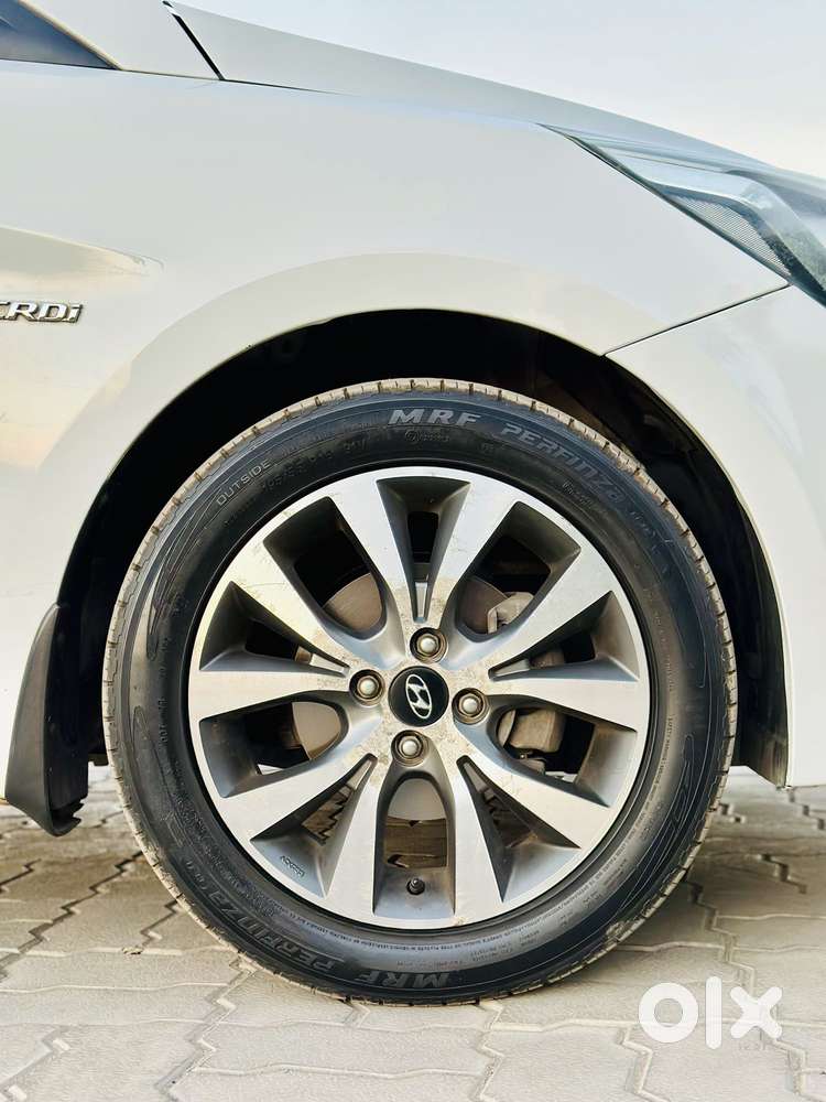 Hyundai Verna Hyundai-verna-2015-2016-1.6-crdi-s-option, 2015, Diese..