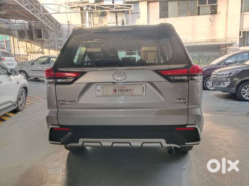 Toyota Innova Hycross 2.0 Vx Hybrid 8 Str, 2023, Petrol