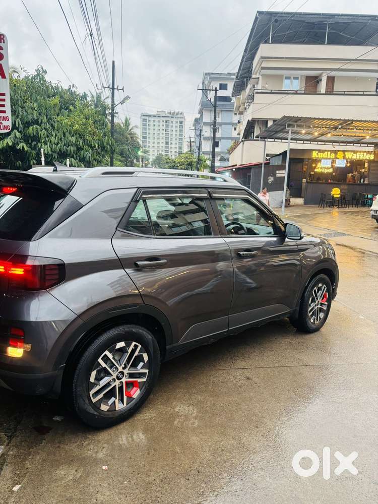 Hyundai Venue Sx(o) Knight Edition Mt, 2022, Diesel