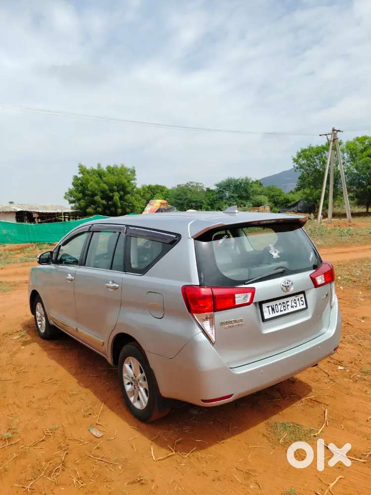Toyota Innova Crysta 2.4 V 2016