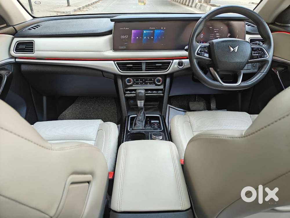 Mahindra Xuv700 2.2 Ax 7 Diesel At Luxury Pack Str, 2023, Diesel