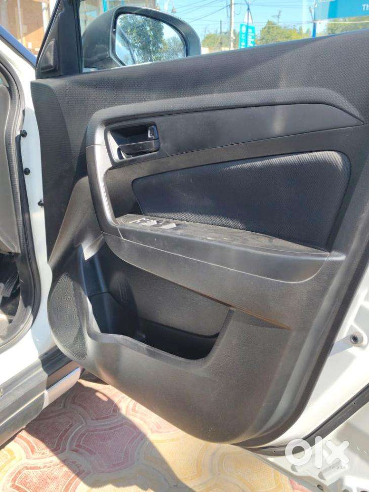 Maruti Suzuki Brezza Vxi At, 2020, Petrol