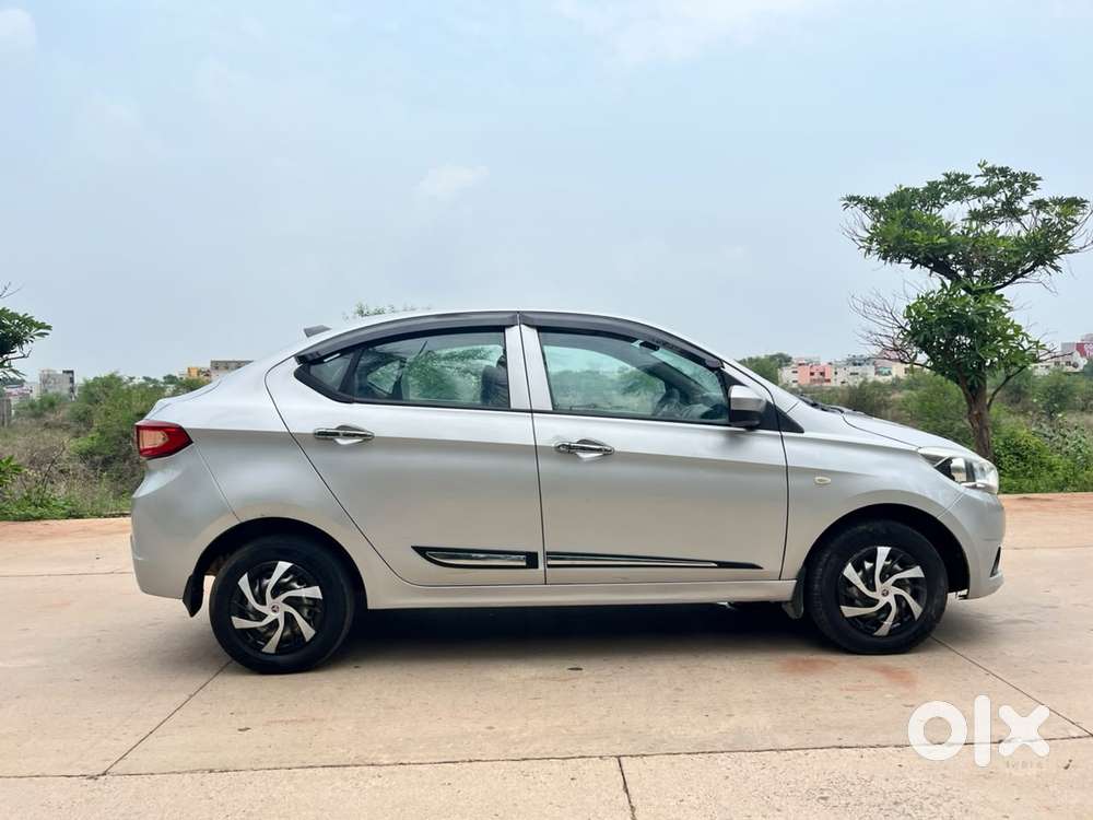 Tata Tigor Xe, 2018, Petrol
