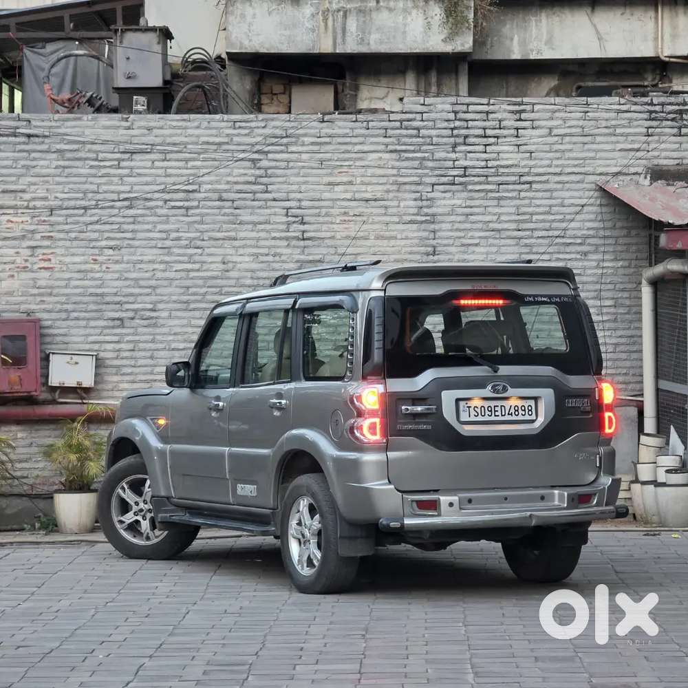 Mahindra Scorpio S10 Micro Hybrid 2015 Top Model.