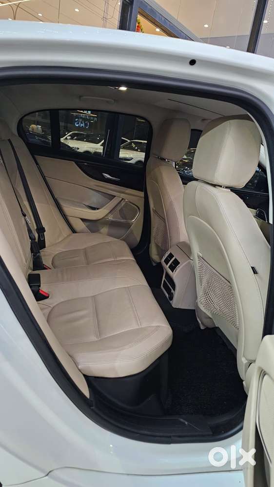 Jaguar Xe, 2021, Petrol