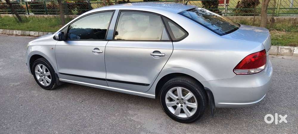 Volkswagen Vento 1.2 Highline Plus At 16 Alloy, 2011, Petrol