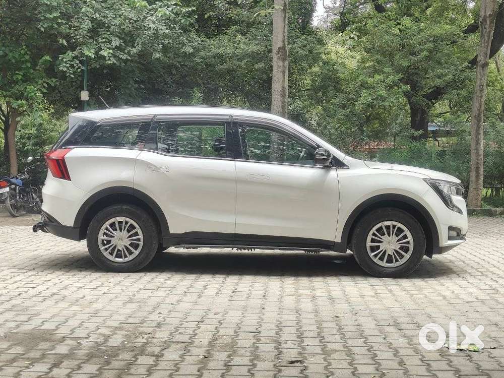 Mahindra Xuv700 2.2 Mx Diesel Mt 5 Str, 2022, Diesel