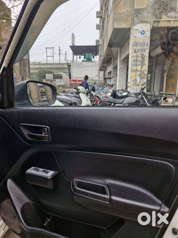 Maruti Suzuki Swift Lxi Optional-o, 2021, Petrol