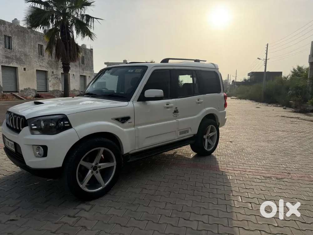 Mahindra Scorpio S11 2018 Diesel Manual