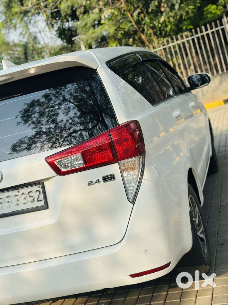 Toyota Innova Crysta 2.4 G Plus Mt 8 Str, 2022, Diesel