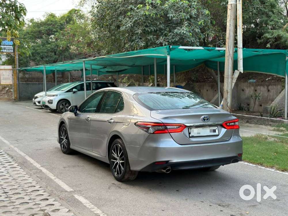 Toyota Camry Hybrid, 2022
