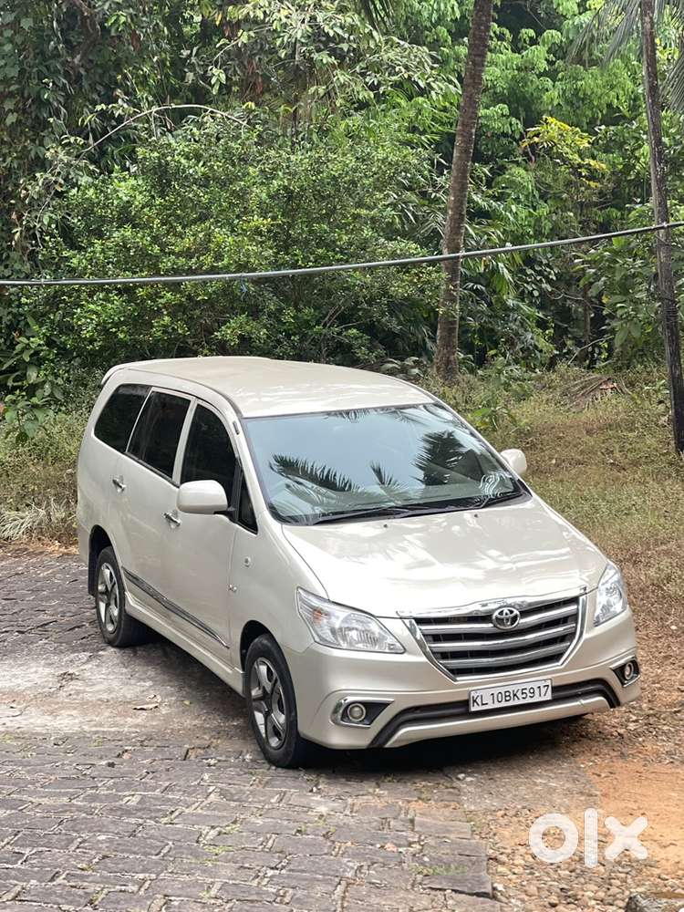 Toyota Innova 2014