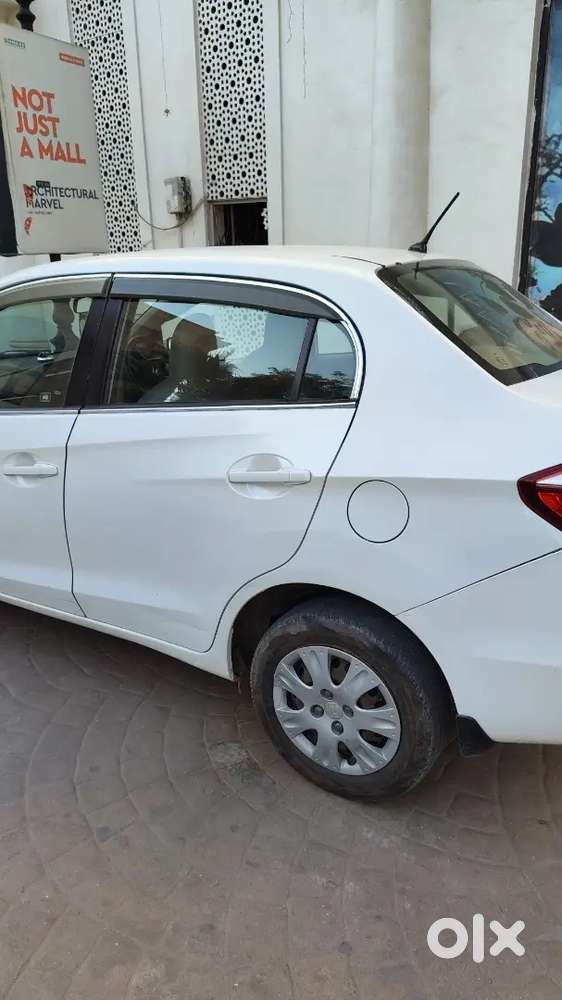 Honda Amaze 2017 Petrol 67452 Km Driven