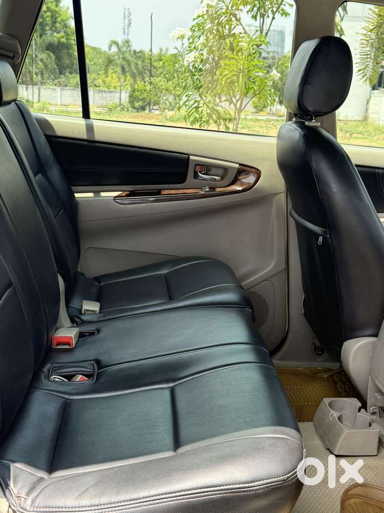 Toyota Innova 2.5 V 7 Str, 2012, Diesel