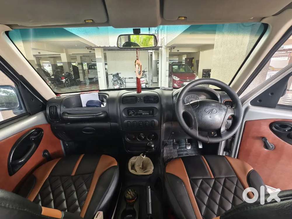 Mahindra Scorpio 2005