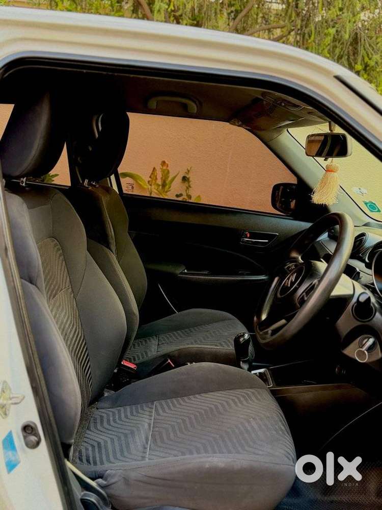 Maruti Suzuki Swift Vxi + Manual, 2023, Petrol